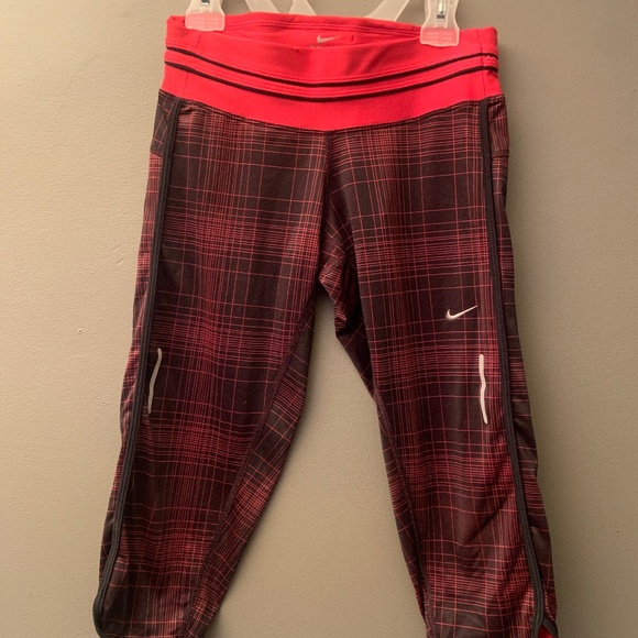 Nike 3/4 Length Athletic Leggings- Women’s Size XS - Picture 1 of 7